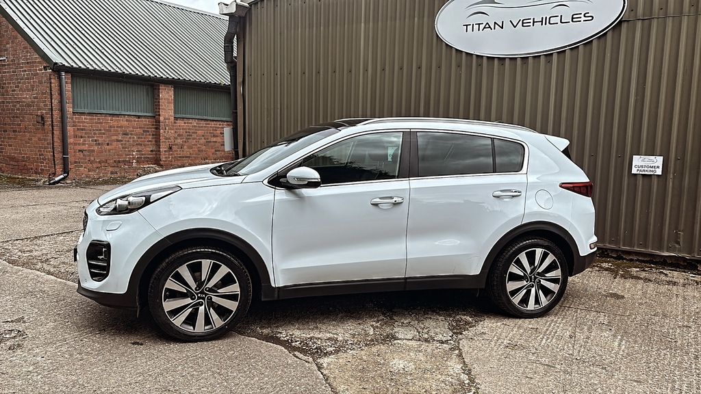 Kia Sportage 1.7 Crdi 4 E... FD17TNN White #3