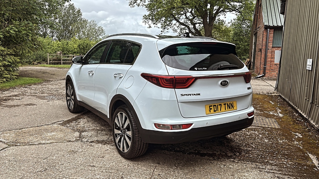 Kia Sportage 1.7 Crdi 4 E... FD17TNN White #4