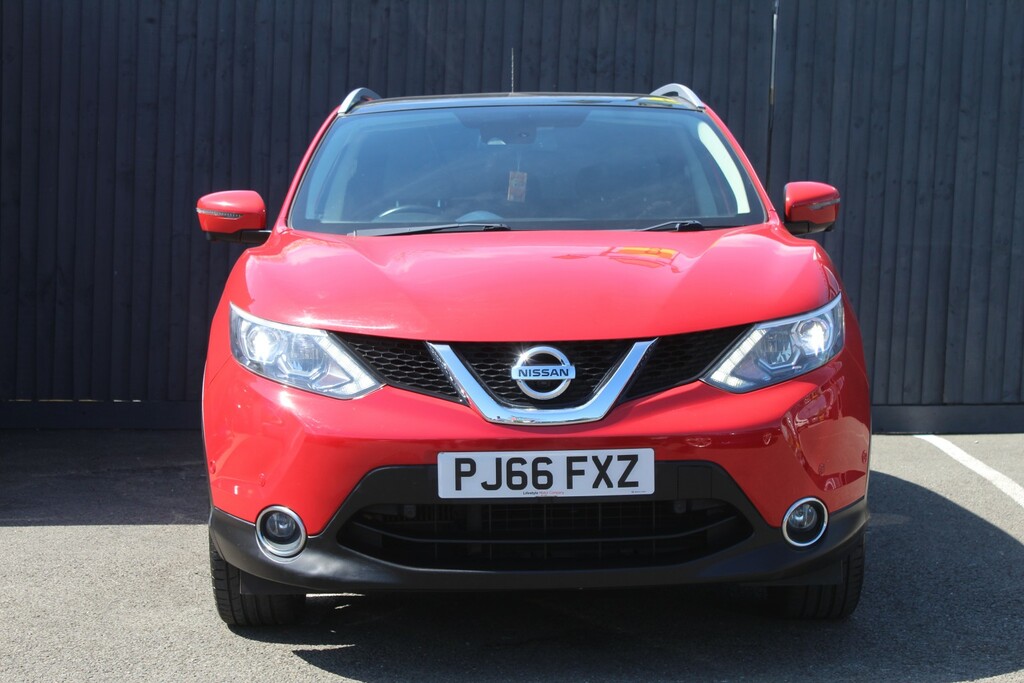 Nissan Qashqai Suv 1.5 Dci Tekna 2016 PJ66FXZ Red #2