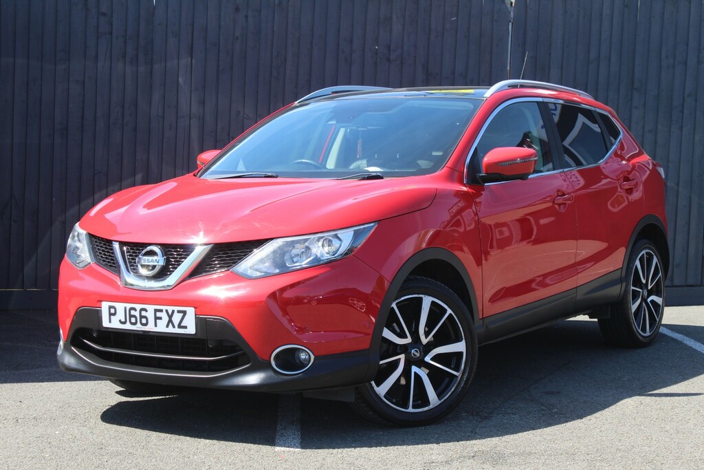 Nissan Qashqai Suv 1.5 Dci Tekna 2016 PJ66FXZ Red #3