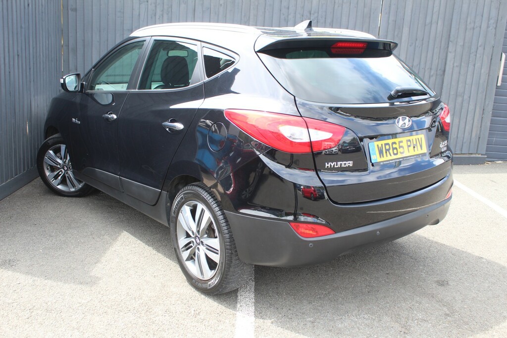 Hyundai Ix35 Suv 1.7 Crdi Premium 2015 Black #4