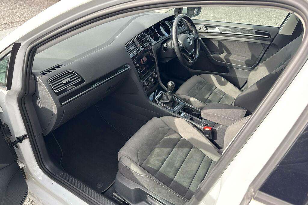 Volkswagen Golf 1.6 Tdi Gt Edition HN20BBO White #2