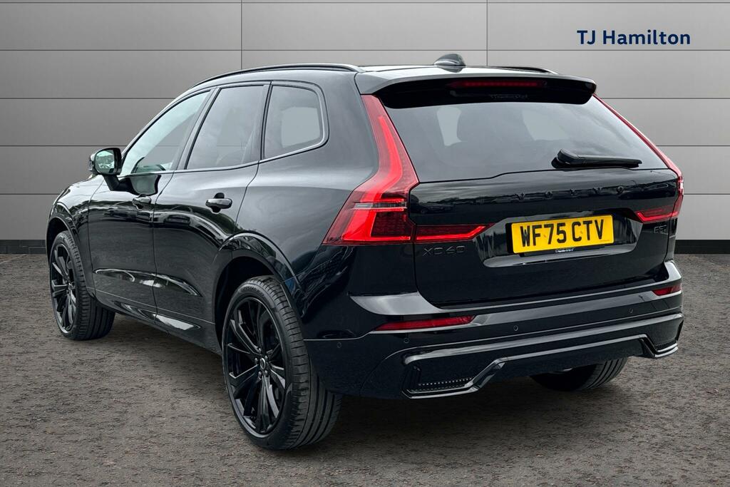 Volvo XC60 2.0 B5 Mhev Plus Black Edition Suv Hybr XC601 Black #3