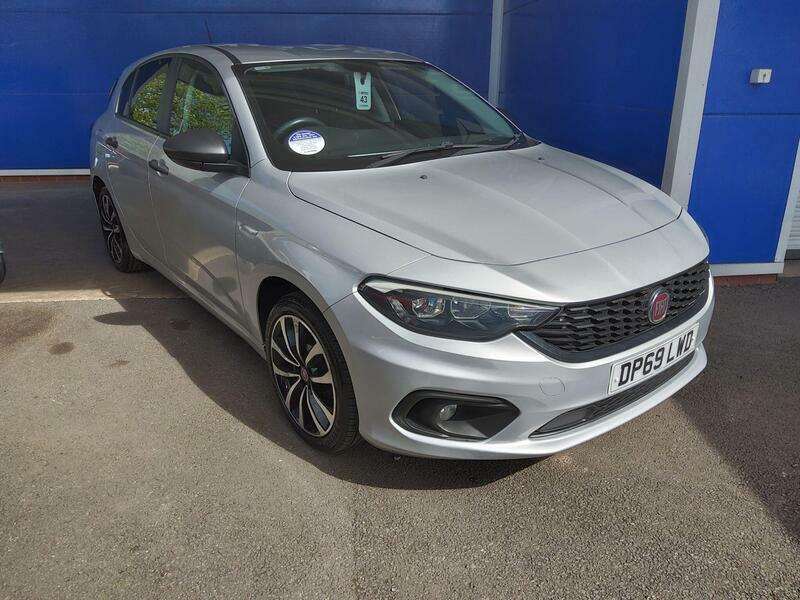 Fiat Tipo 1.4L Easy Red #1