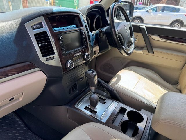 Mitsubishi Shogun 2016 3.2 Di-dc Sg3 Suv 4Wd Euro 6 Brown #3