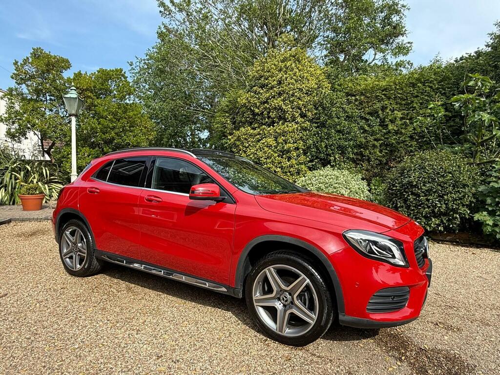 Mercedes-Benz GLA Class 1.6 Gla200 Amg Line Premium Plus Euro 6 Ss Red