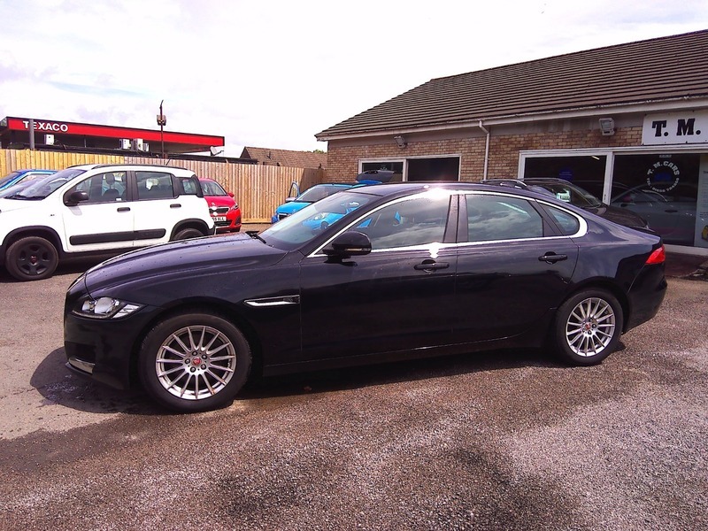Jaguar XF D Prestige RV67XPA Black #4