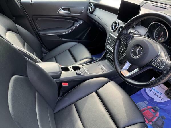 Mercedes-Benz GLA Class 1.6 Gla200 Sport Premium 7G-dct Euro 6 Ss AJ19YZR Grey #4
