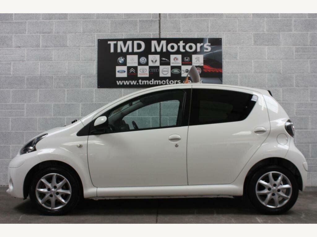 Toyota Aygo 1.0 Vvt-i Mode Euro 5 VU14CFN White #4