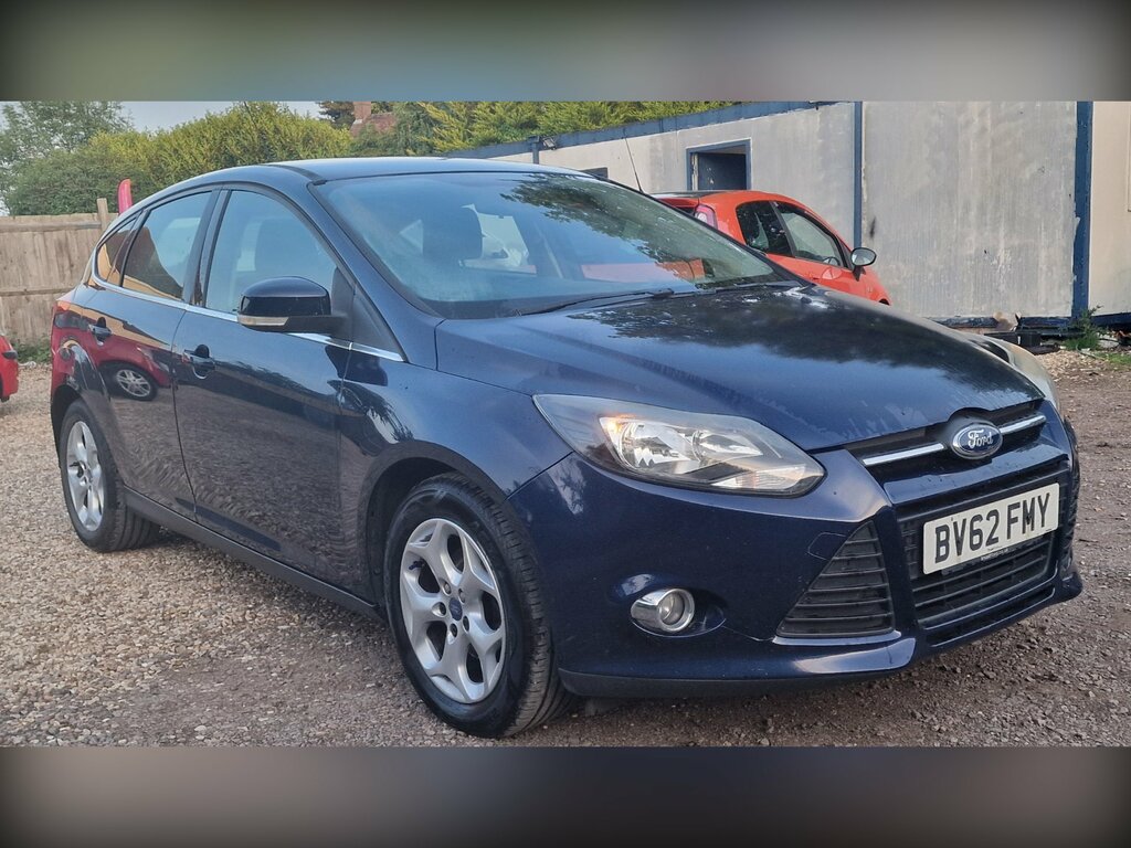Ford Focus 1.6 Zetec Hatchback Euro 5 105 BV62FMY Blue #2