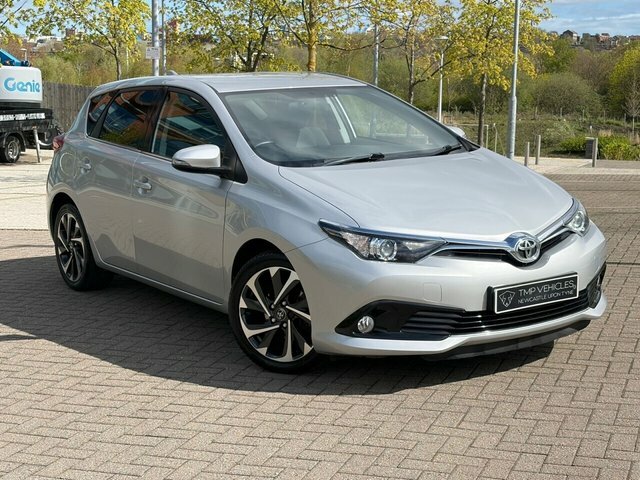 Toyota Auris 2015 1.2 Vvt-i Design Hatchback Silver