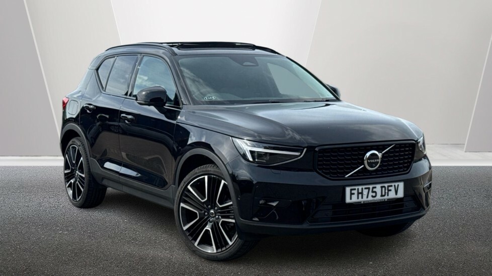 Volvo XC40 Ultra, B3 Mild Hybrid, Dark Black