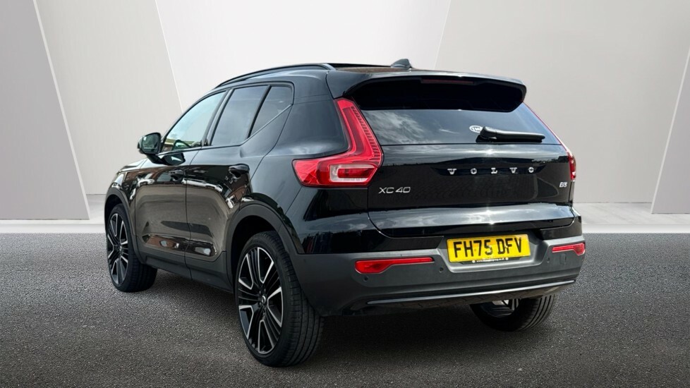 Volvo XC40 Ultra, B3 Mild Hybrid, Dark FH75DFV Black #2