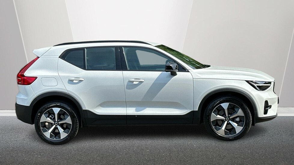 Volvo XC40 2.0 B3 Mhev Plus Dark Suv Hybrid Dct Au BN26VZR White #3