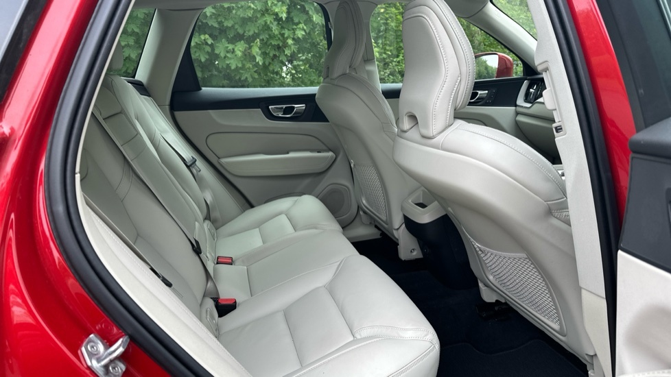 Volvo XC60 2.0 B5 Mhev Inscription Suv Hybrid Red #6