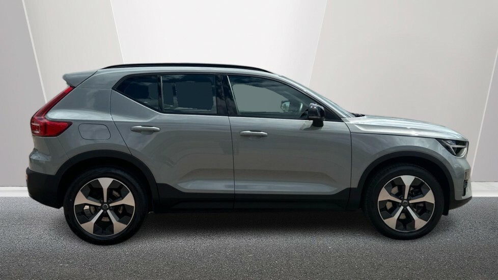 Volvo XC40 Plus, B4 Mild Hybrid, Dark Cruise Control NG74FVR Grey #3