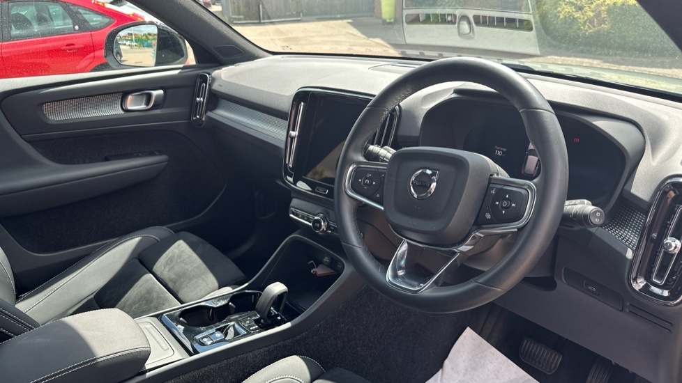 Volvo XC40 Plus, B4 Mild Hybrid, Dark Cruise Control NG74FVR Grey #4