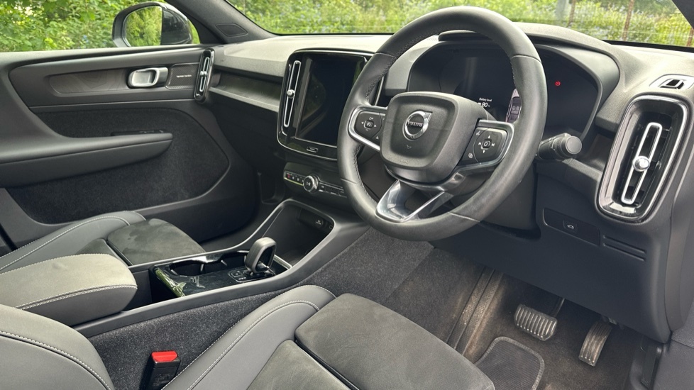 Volvo C40 Twin Recharge 78Kwh Ultimate Suv CF72XVT Black #4