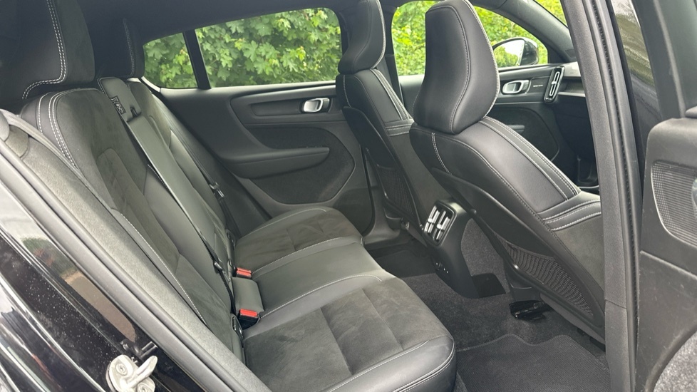 Volvo C40 Twin Recharge 78Kwh Ultimate Suv CF72XVT Black #6