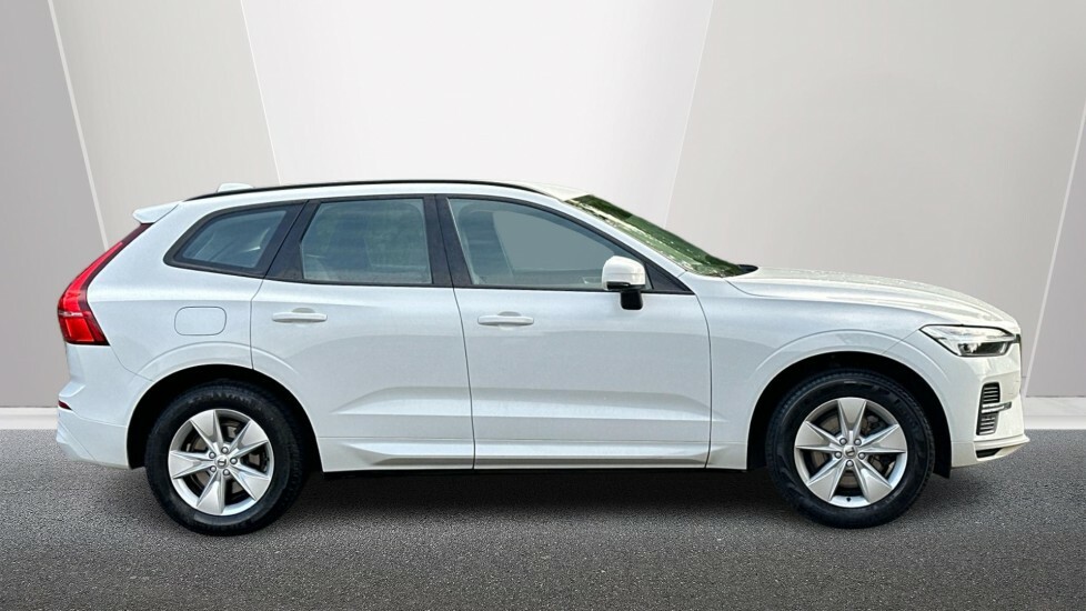 Volvo XC60 2.0 B4 Mhev Momentum Suv Hybrid Aw DS71KCC White #3