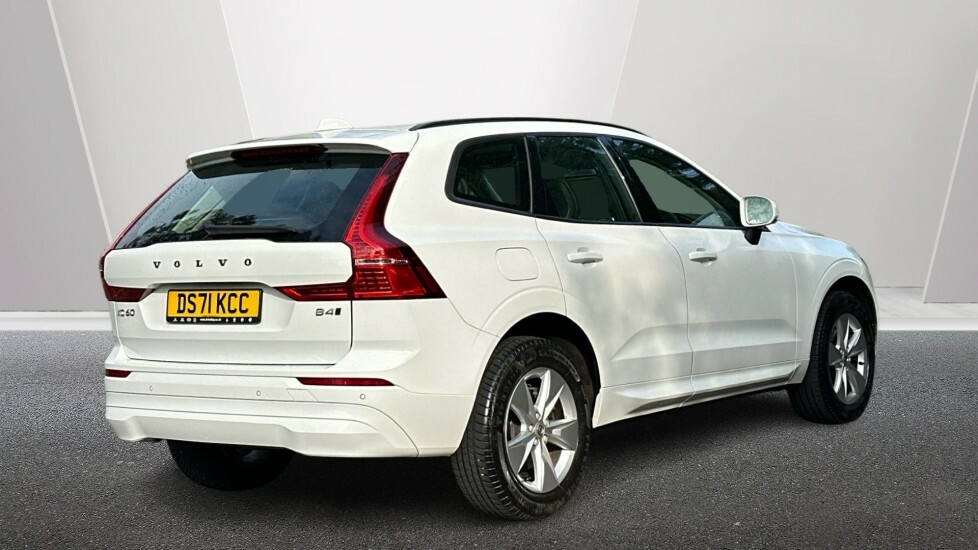 Volvo XC60 2.0 B4 Mhev Momentum Suv Hybrid Aw DS71KCC White #2