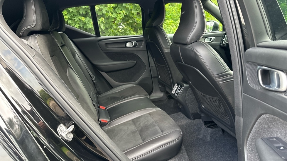 Volvo XC40 1.5 T3 R-design Suv Euro 6 Ss Black #6