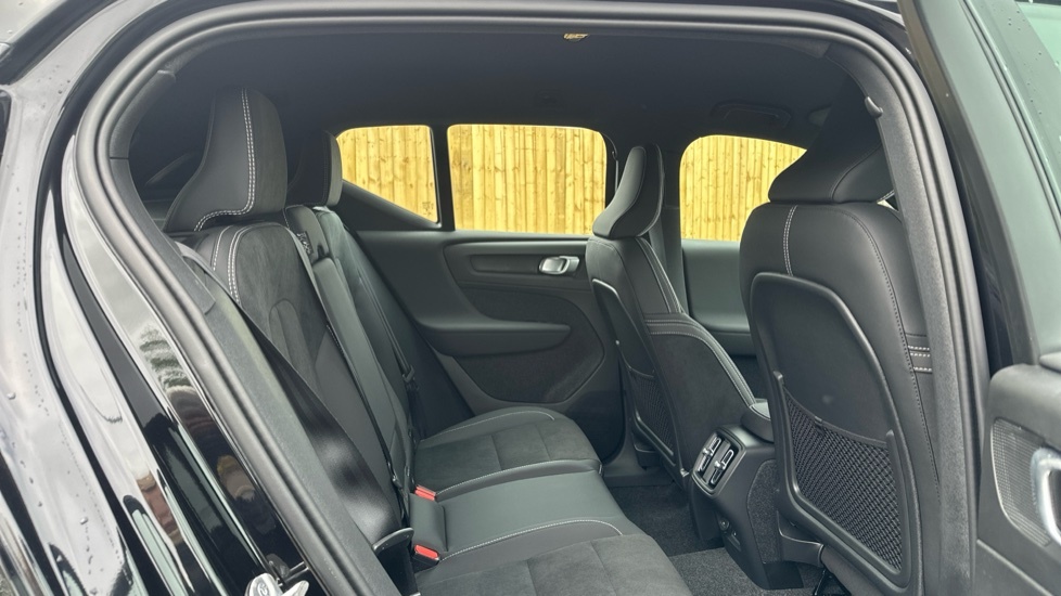Volvo XC40 Plus, B4 Mild Hybrid, Dark Lovely Low Mi LD25ZYA Black #6
