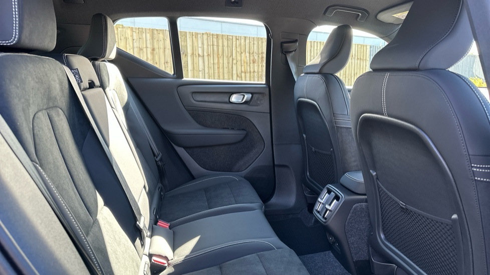 Volvo XC40 Plus, B3 Mild Hybrid, Dark Denim Blue FD26CUU Blue #6