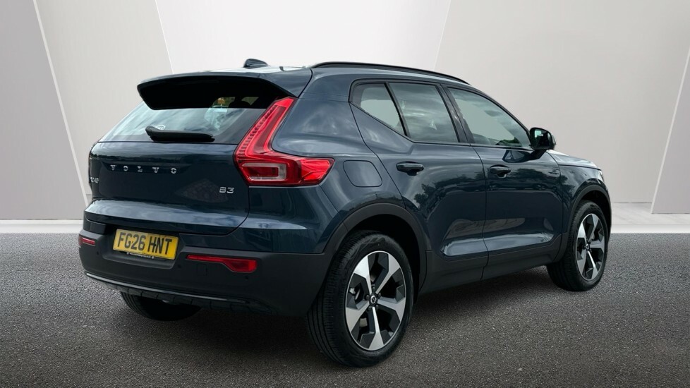 Volvo XC40 Plus, B3 Mild Hybrid, Dark Denim Blue FG26HNT Blue #2
