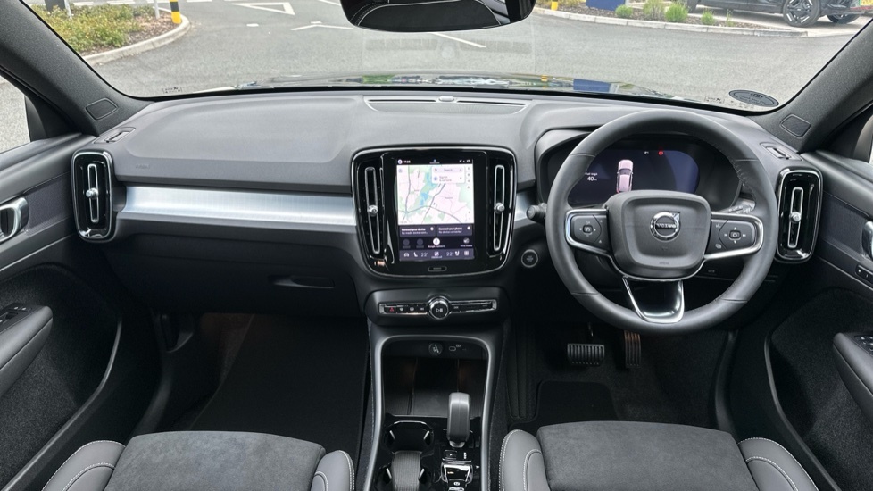 Volvo XC40 Plus, B3 Mild Hybrid, Dark Denim Blue FG26HNT Blue #5