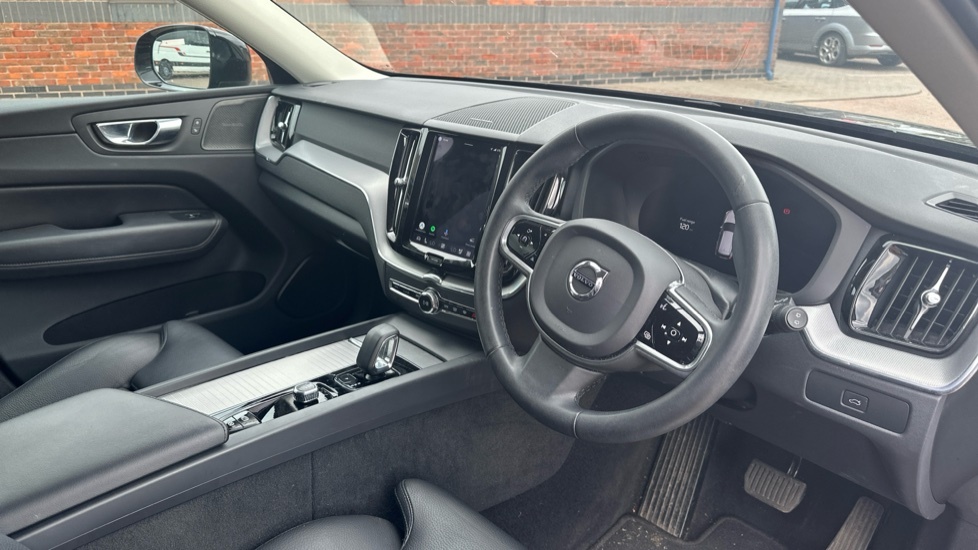 Volvo XC60 Plus, B4 Awd Mild Hybrid, Dark CA72USF Black #4