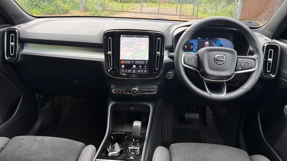 Volvo XC40 2.0 B4 Mhev Plus Black Edition Suv Hybr BT26FKM Black #5
