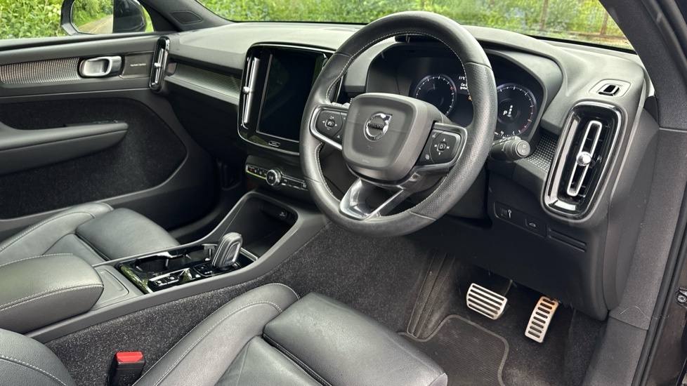 Volvo XC40 2.0 B5 Mhev R-design Pro Suv Hybrid Aut Black #4