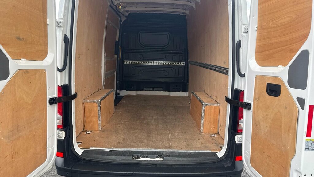 Volkswagen Crafter 2.0 Tdi Cr35 Startline Panel Van BG23FFB White #5