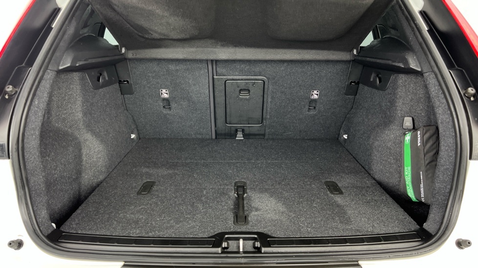 Volvo XC40 R-design Pro, T3 LD22TRV White #5