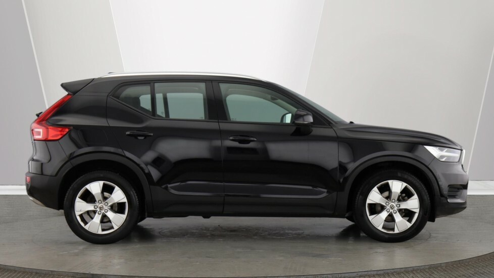 Volvo XC40 Momentum, T3 VO22XGC Black #2