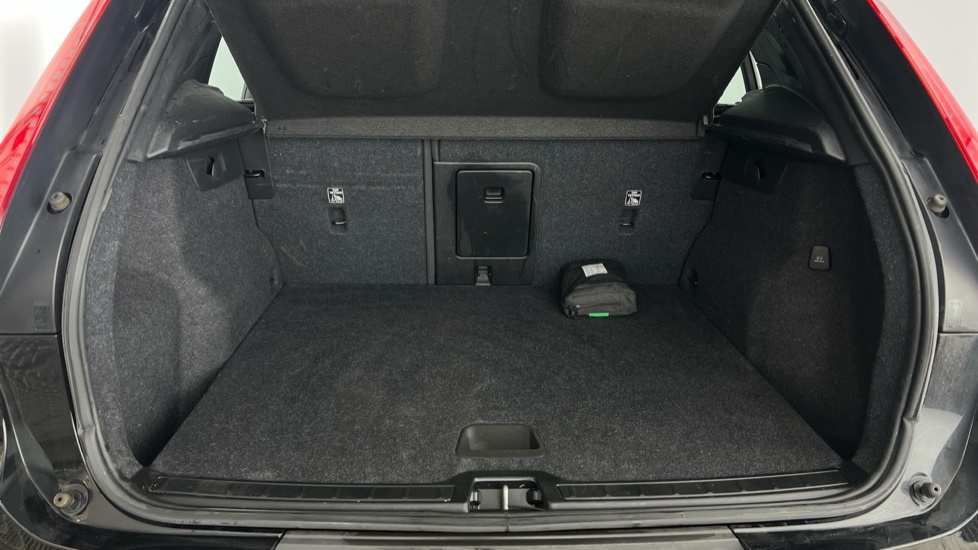 Volvo XC40 Momentum, T3 VO22XGC Black #5