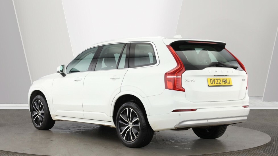 Volvo XC90 Momentum, B5 Awd Mild Hybrid, 7 Seats OV22HNJ White #3