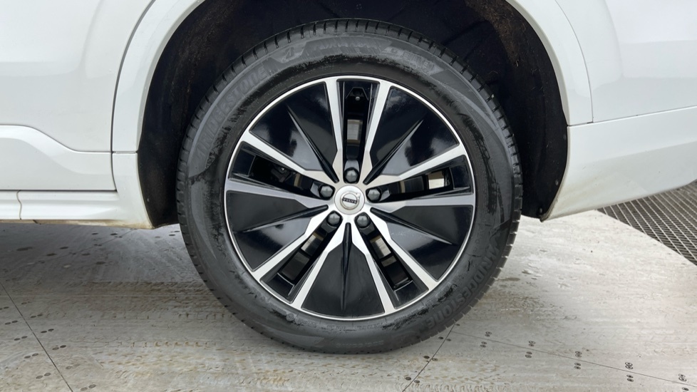 Volvo XC90 Momentum, B5 Awd Mild Hybrid, 7 Seats OV22HNJ White #4
