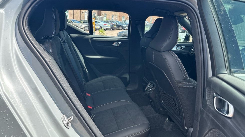 Volvo XC40 Plus, B3 Mild Hybrid, Dark BT26CWW Grey #6
