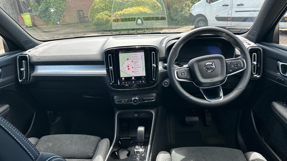 Volvo XC40 Plus, B3 Mild Hybrid, Dark BT26CWW Grey #5