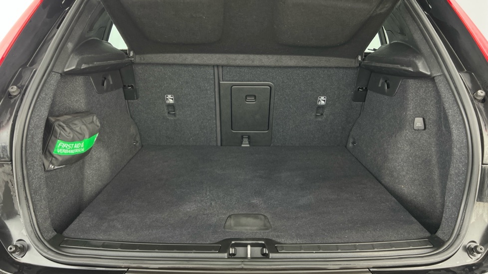 Volvo XC40 2.0 B3 Mhev Core Suv Hybrid Dct Eu NA23WBV Black #5