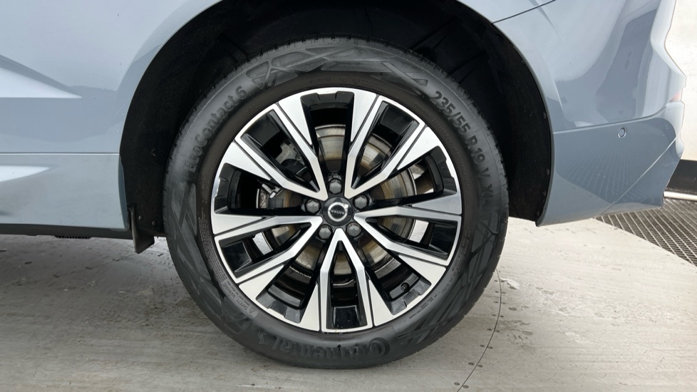 Volvo XC60 Plus, B4 Mild Hybrid, Dark WD72SWY Grey #4