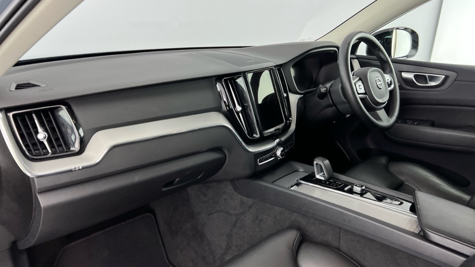 Volvo XC60 Plus, B4 Mild Hybrid, Dark WD72SWY Grey #6