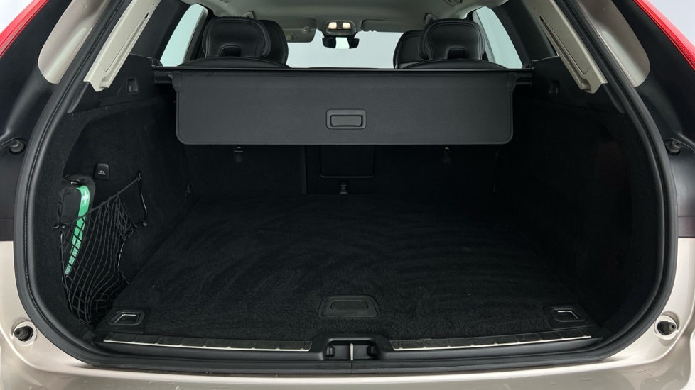 Volvo XC60 Plus, B4 Mild Hybrid, Dark WF23UML #5