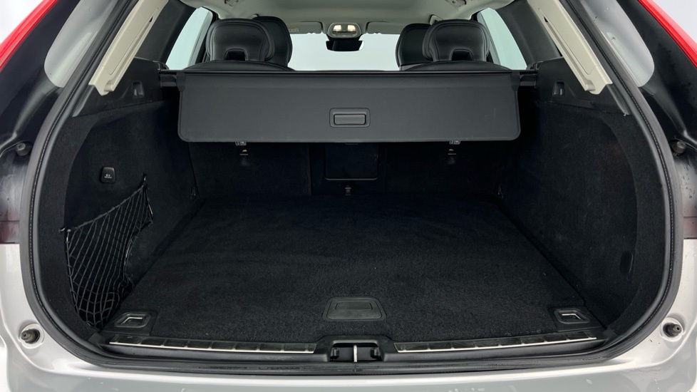 Volvo XC60 Plus, B4 Mild Hybrid, Dark WF23UMH Silver #5