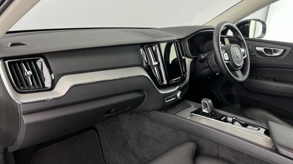 Volvo XC60 Plus, B4 Mild Hybrid, Dark WF23UMH Silver #6