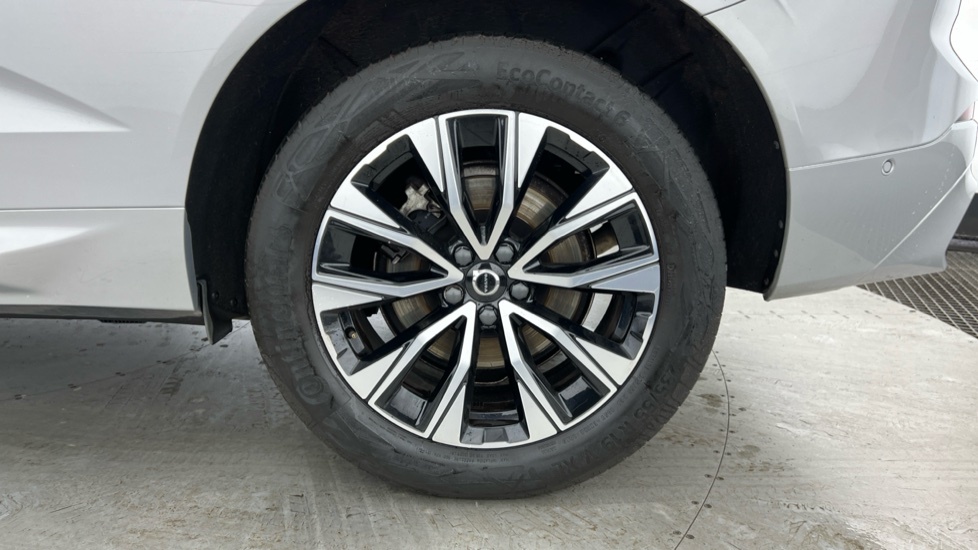 Volvo XC60 Plus, B4 Mild Hybrid, Dark WF23UMH Silver #4