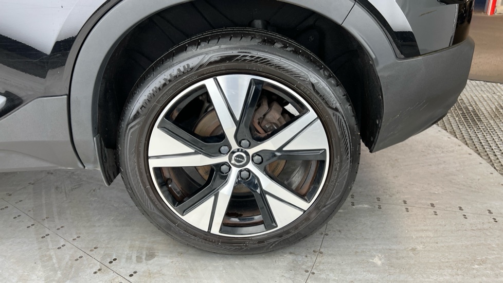 Volvo XC40 1.5H T4 Recharge 10.7Kwh R-design Suv P YY71FDO Black #4