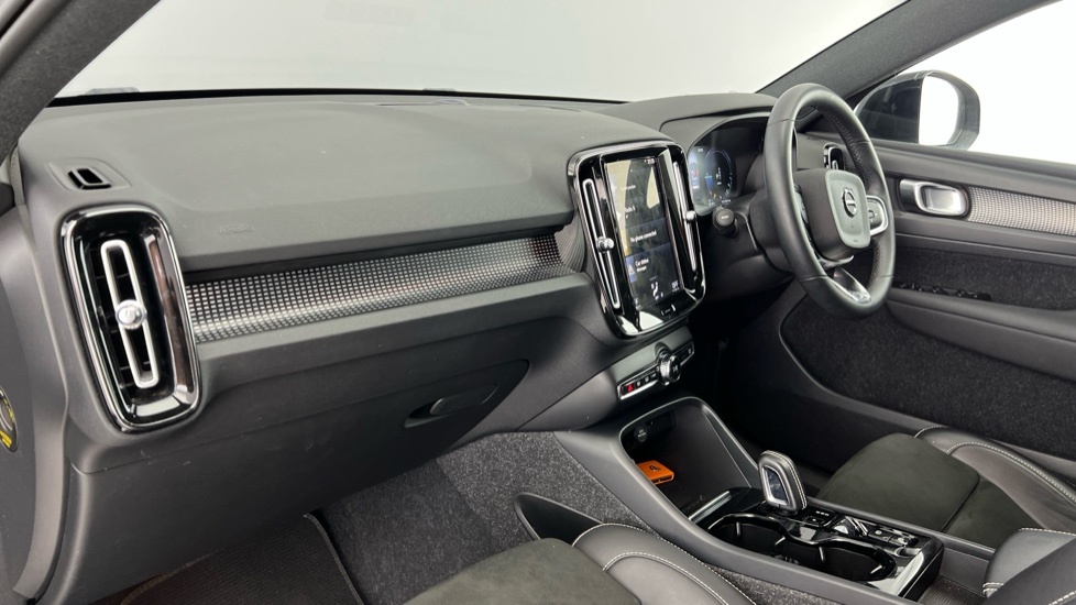 Volvo XC40 1.5H T4 Recharge 10.7Kwh R-design Suv P YY71FDO Black #6